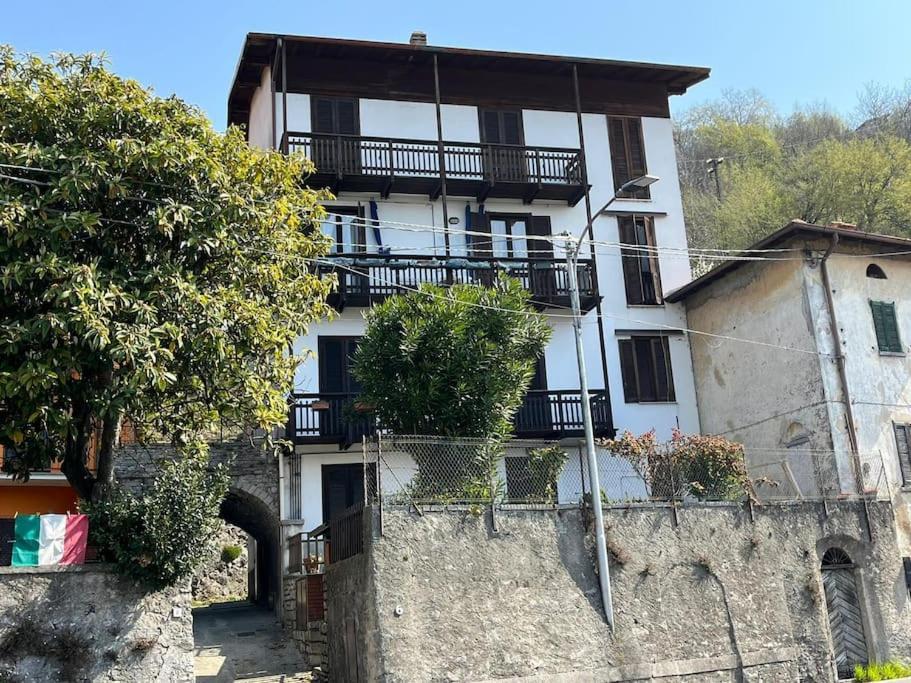 -Appartamento Il Molo- A Due Passi Del Lago Lierna Exterior foto